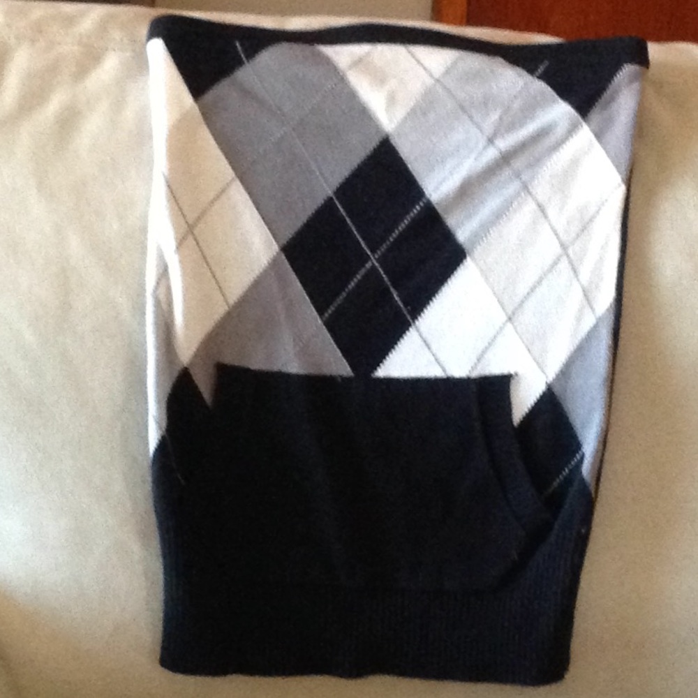 Sleeveless sweater